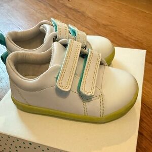 Ten Little Shoes 6.5